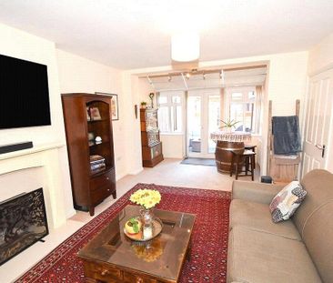 4 bedroom detached house to rent - Photo 1