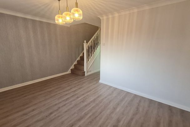 Cedar Walk, Featherstone, PONTEFRACT - Photo 1