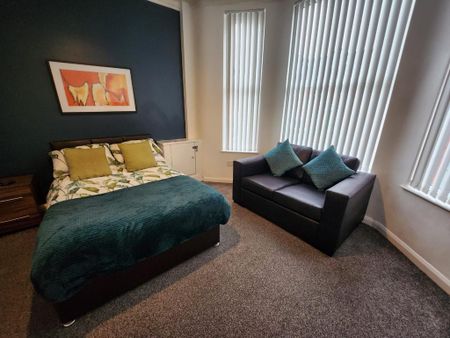 1 bedroom in a house share to rent - Photo 5