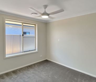 Four Bedroom Home in Popular Southlakes Estate - Photo 5