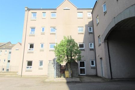 Cuparstone Court, Top Floor, AB10 - Photo 5
