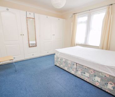 Winton, Bournemouth - Photo 3