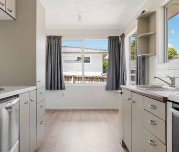 3 Bedroom Home in Prime Location - Photo 3