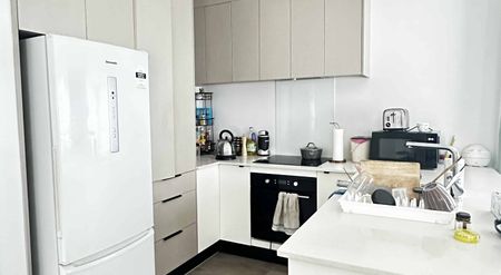 Charming 2-Bedroom Home in Convenient Location - Photo 3