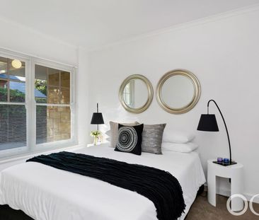 Open the Door to Sunlit Comfort - Photo 3