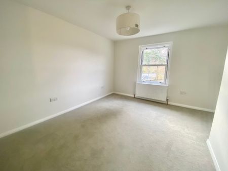 West Passage, Herts, Tring - Photo 3