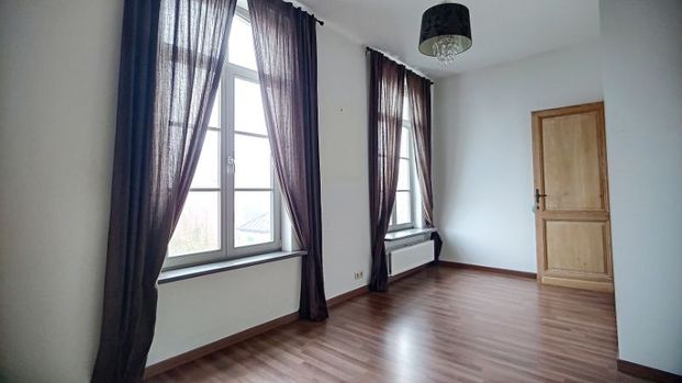 Prachtige ruime woning in voormalig schoolgebouw - Photo 1