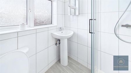 3 bedroom end of terrace house to rent - Photo 2