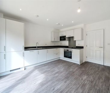 4 bedroom house to rent Waterslade Way, Houghton Regis, Dunstable, ... - Photo 4