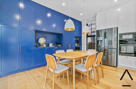 Luxuriously Designed, Near New, Stylish And Sun Kissed Executive Style Five Bedroom Family Oasis In A Blue Ribbon - Photo 4