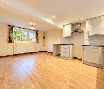 2 bedroom semi-detached house to rent - Photo 5