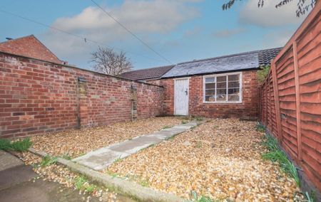 3 bedroom terraced house - Photo 3