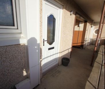 3 bedroom flat to rent - Photo 6