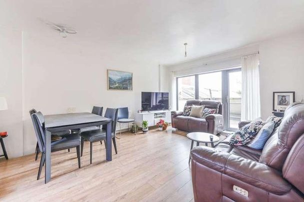 Barking Road, Canning Town, E16 - Photo 1