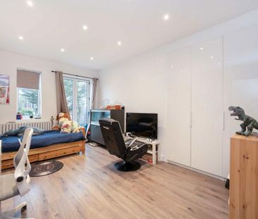 5 bedroom detached house to rent - Photo 4