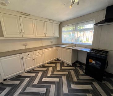 3 bedroom House To Let - Photo 5