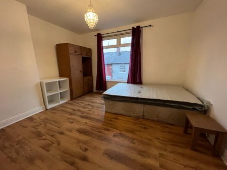 49 Forfar St, Belfast, BT12 7BD - Photo 3