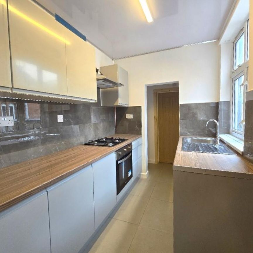 2 Bed Terraced House For Rent - Photo 1