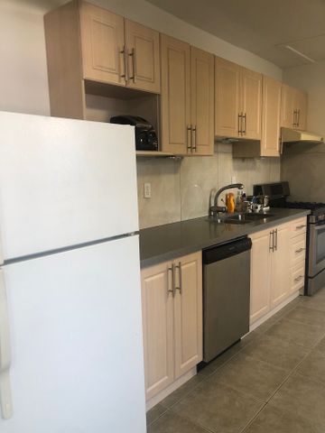 For Lease - 86 Pape Avenue, Toronto, Ontario - Photo 4