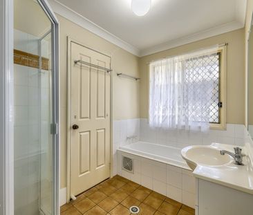 Family Home in Mitchelton - Photo 4