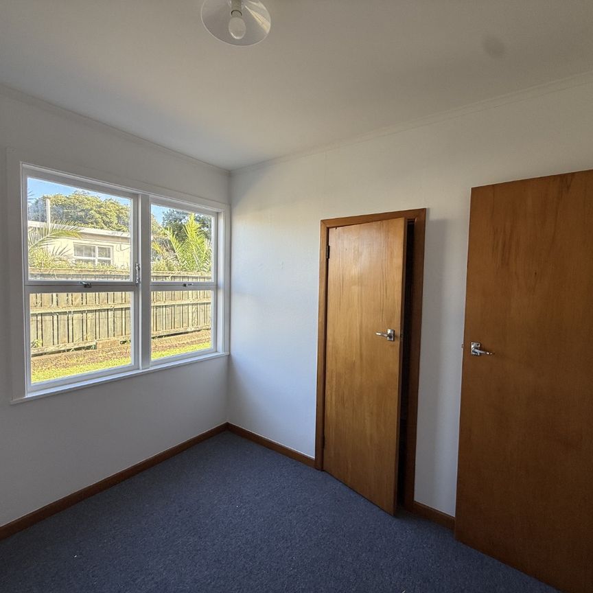Cozy two bedroom rear unit - Photo 1