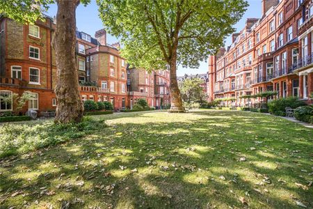 A bright and spacious two bedroom apartment with direct access to the immaculately manicured Egerton communal gardens. - Photo 4