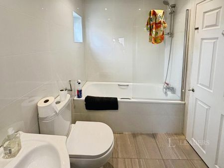2 bedroom terraced house to rent - Photo 2