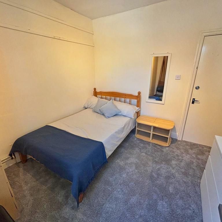 4 bedroom house share to rent - Photo 1
