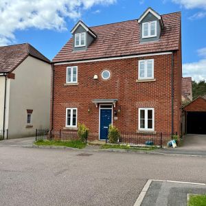 5 bedroom detached house to rent - Photo 3