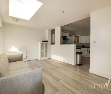 1 bedroom in a house share to rent - Photo 4