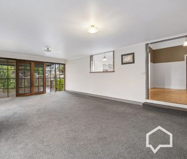 Charming Home close to CBD - Photo 1