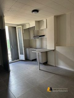 Appartement à louer, 3 pièces - Pézenas 34120 - Photo 2