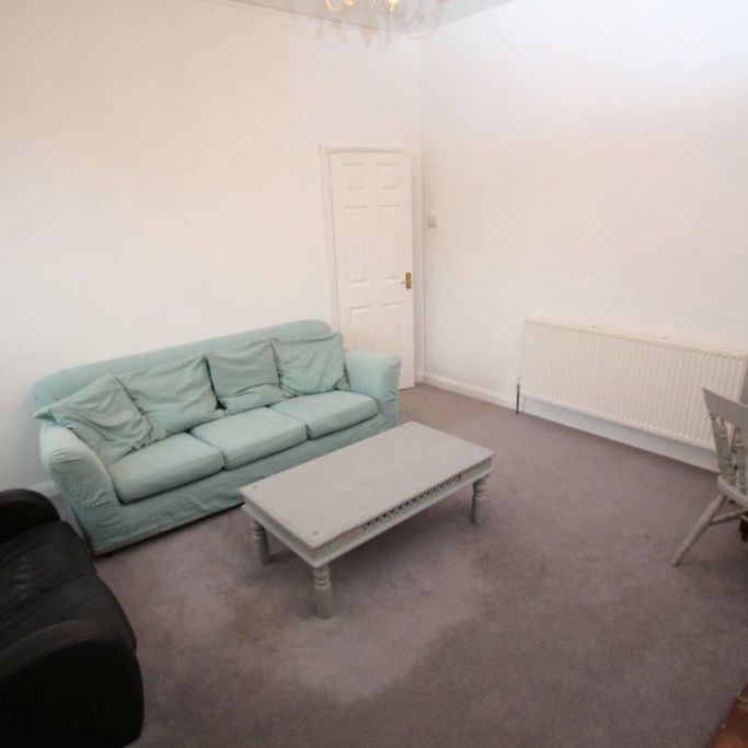 5 Bedroom House – Surbiton (Brighton Road, KT6) - Photo 1