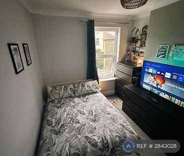 1 bedroom in a house share to rent - Photo 6