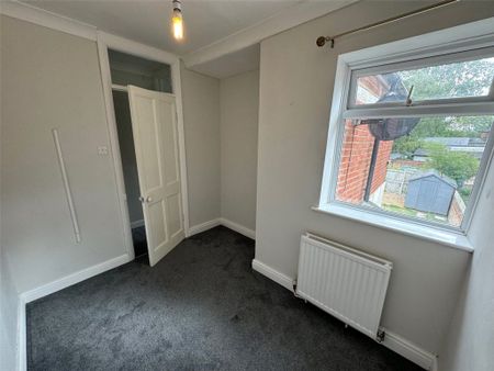 3 Bedroom House - Fort Road, Southampton - Photo 3