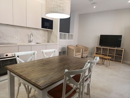 Alquiler de estudio en Calle Ancha del Carmen - Photo 1