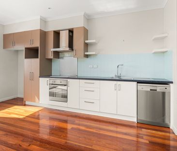 Two Bedroom Home in Prime Location - Photo 5