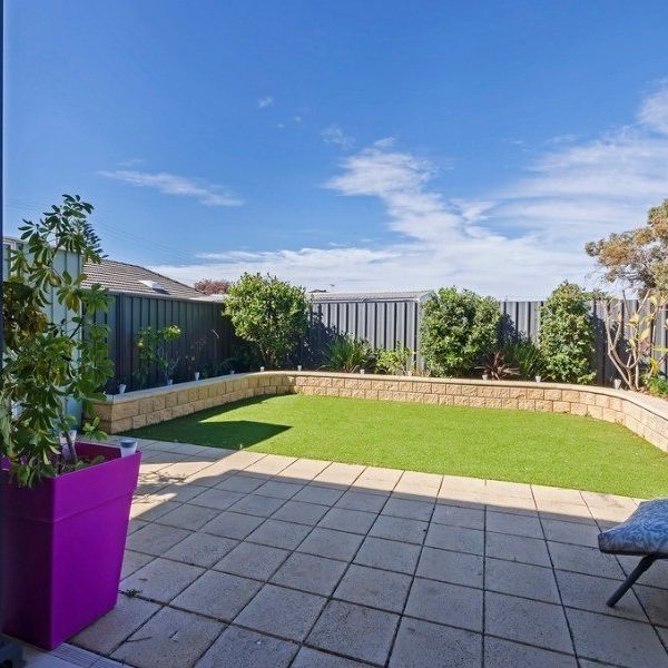 Three Bedroom Courtyard Home - Photo 1