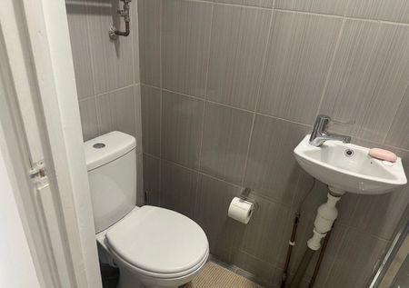Room in a Shared House, Midhurst Avenue Wadon Croydon, CR0 - Photo 3