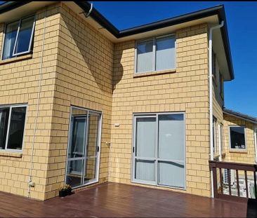 Spacious 4BR Home with Modern Comforts - Photo 4
