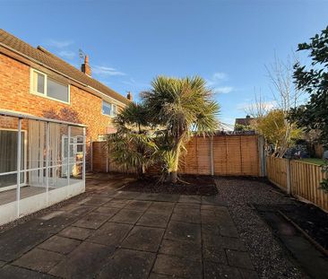 2 bedroom end of terrace house to rent - Photo 3