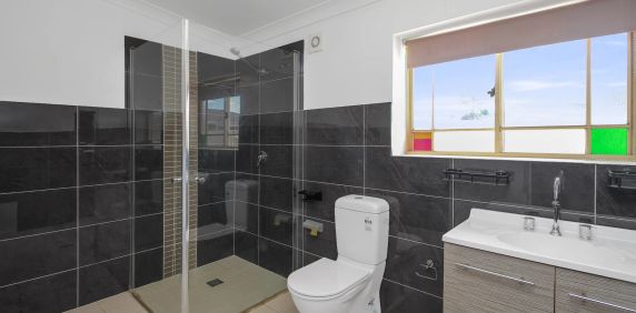 Light-Filled One-Bedroom Granny Flat - Photo 2