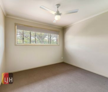 AIRCONDITIONED SPACIOUS 3 BEDROOM TOWNHOUSE IN GREAT LOCATION ! - Photo 5