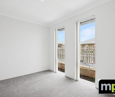 A Coastal Lifestyle Like No Other... - Photo 1