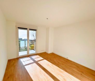 Quiet villa just a stone’s throw from amenities! - Photo 1