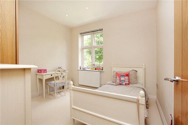 4 bedroom detached house to rent - Photo 1