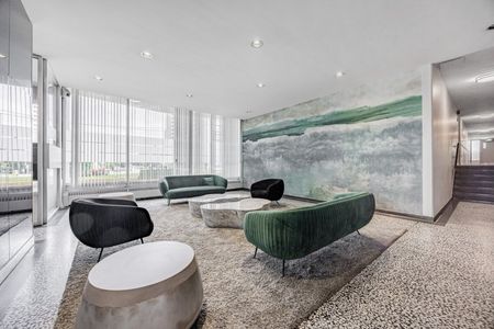 569 Sheppard Avenue West - Photo 3