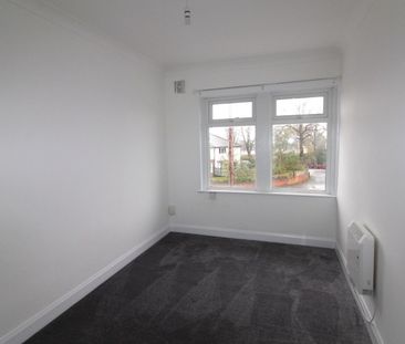 Broadgate Lane, LS18 - Photo 2