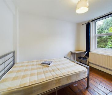 4 bedroom terraced house to rent - Photo 3