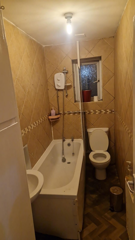 2 bedroom flat to rent - Photo 2